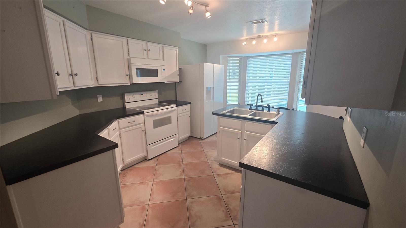 WILDERNESS THE PH 2 - Residential Lease