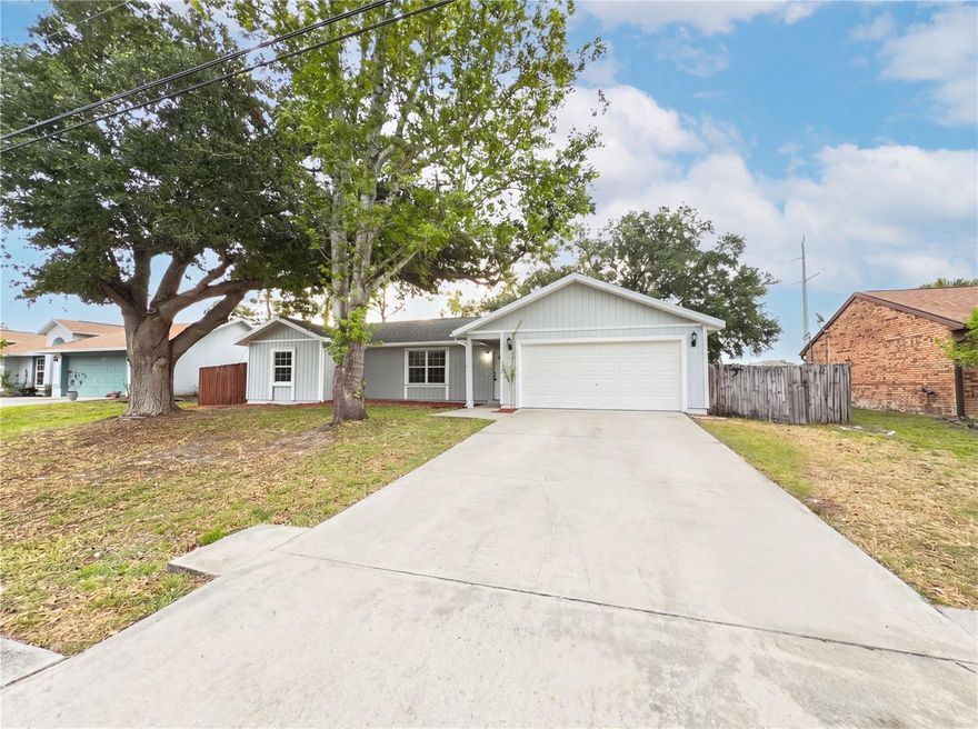 Check out 967 Lamplighter Dr NW, recently refreshed with fresh interior and exterior paint, plus. The kitchen features an accent backsplash, all stainless steel appliances. Outside, a covered patio extends to a fenced in backyard with a storage shed. This updated residence with functional outdoor areas awaits. Included 100-Day Home Warranty with buyer activation