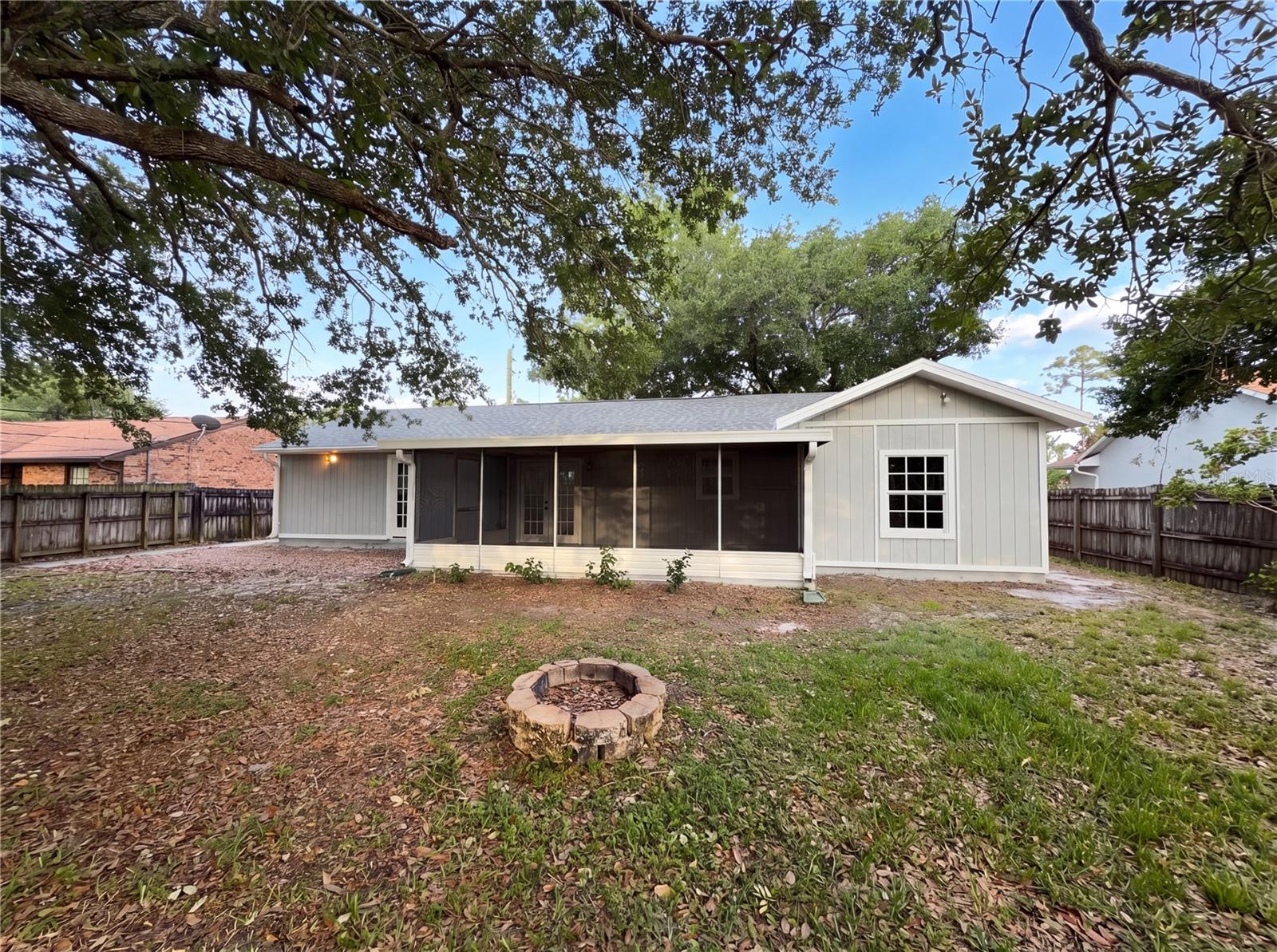 967 LAMPLIGHTER DRIVE NW