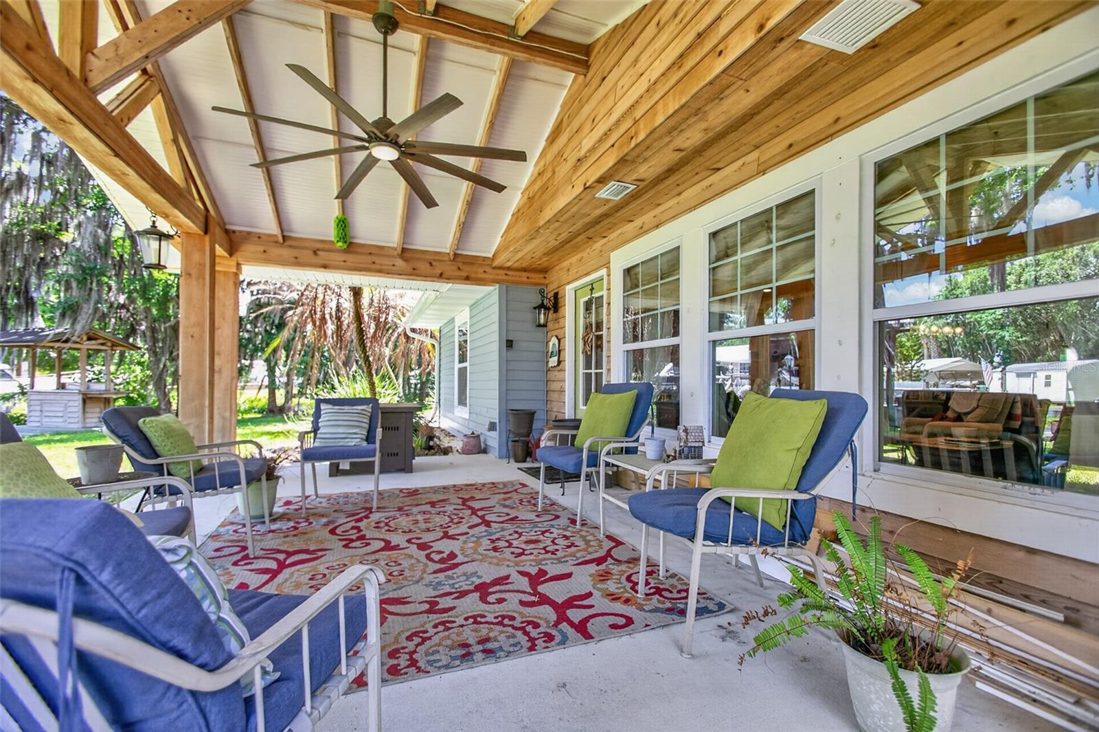 137 & 135 RIVERSIDE DRIVE