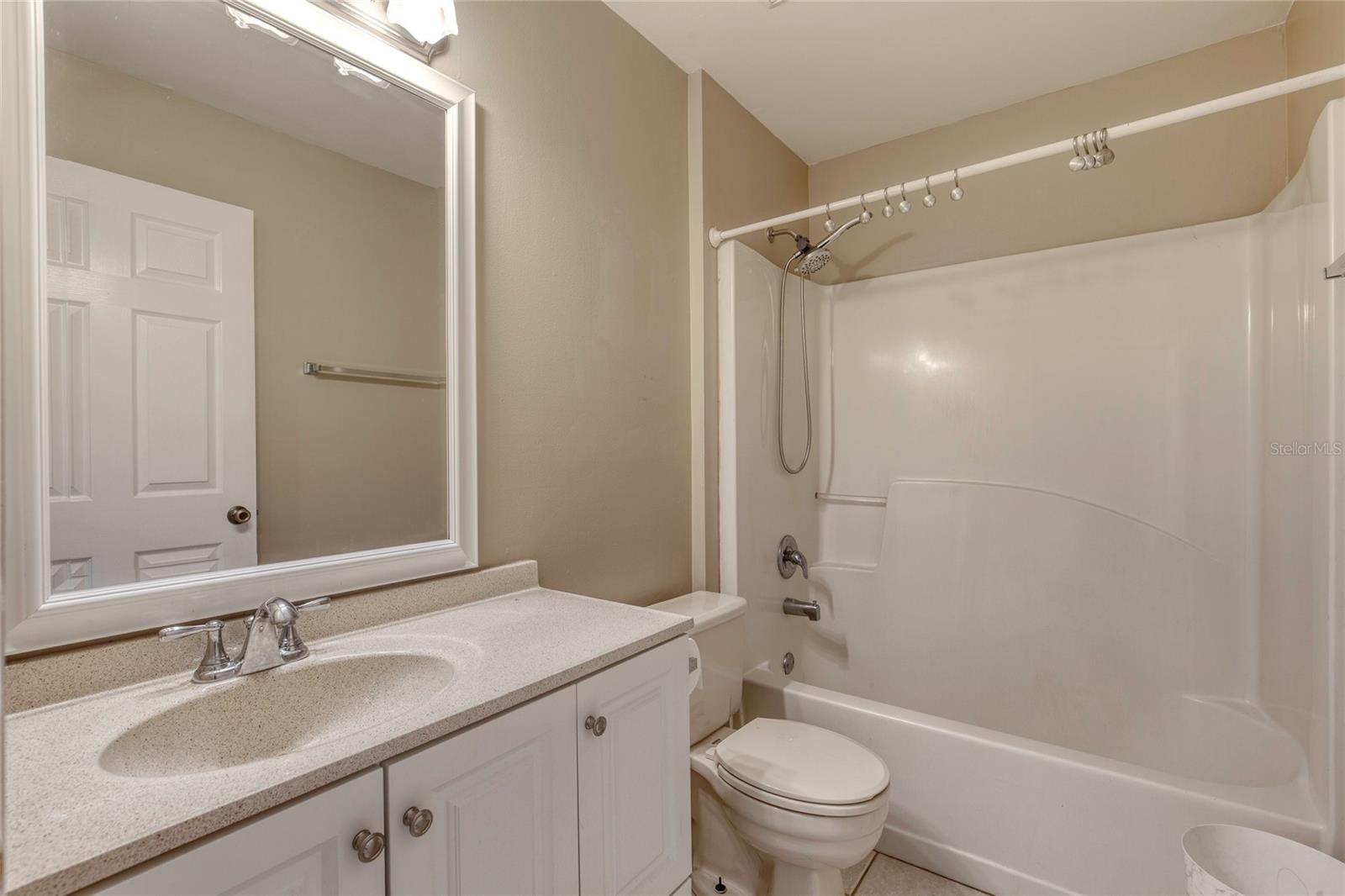 SILVERSTONE - Residential