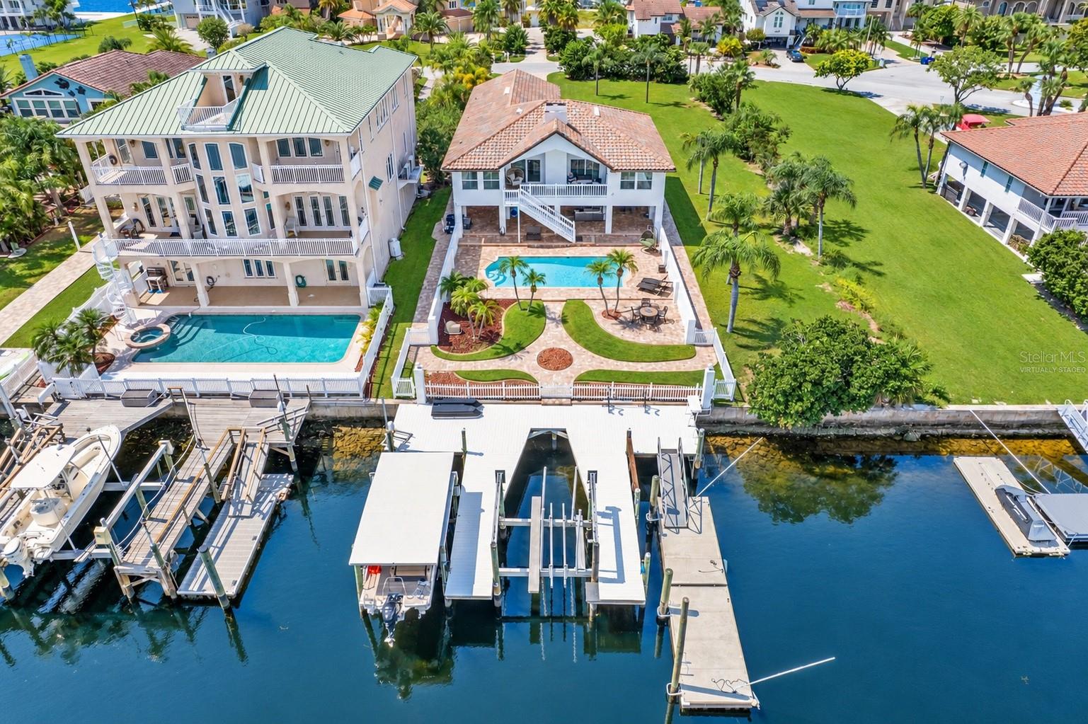 5226 WESTSHORE DRIVE