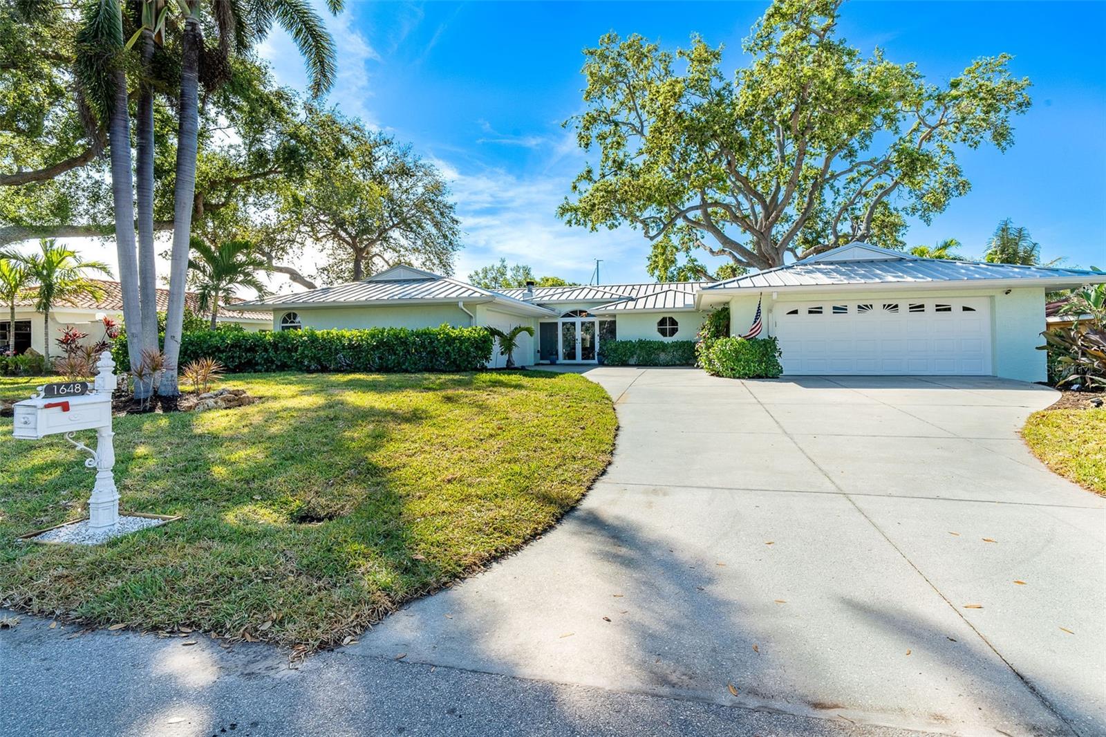 1648 SHELBURNE LANE