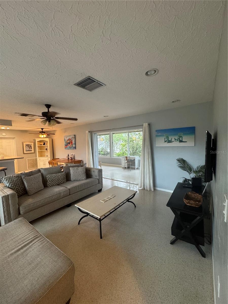 PLAZA GARDENS - Residential