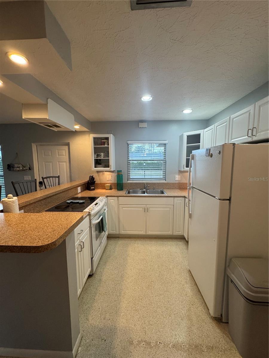 PLAZA GARDENS - Residential