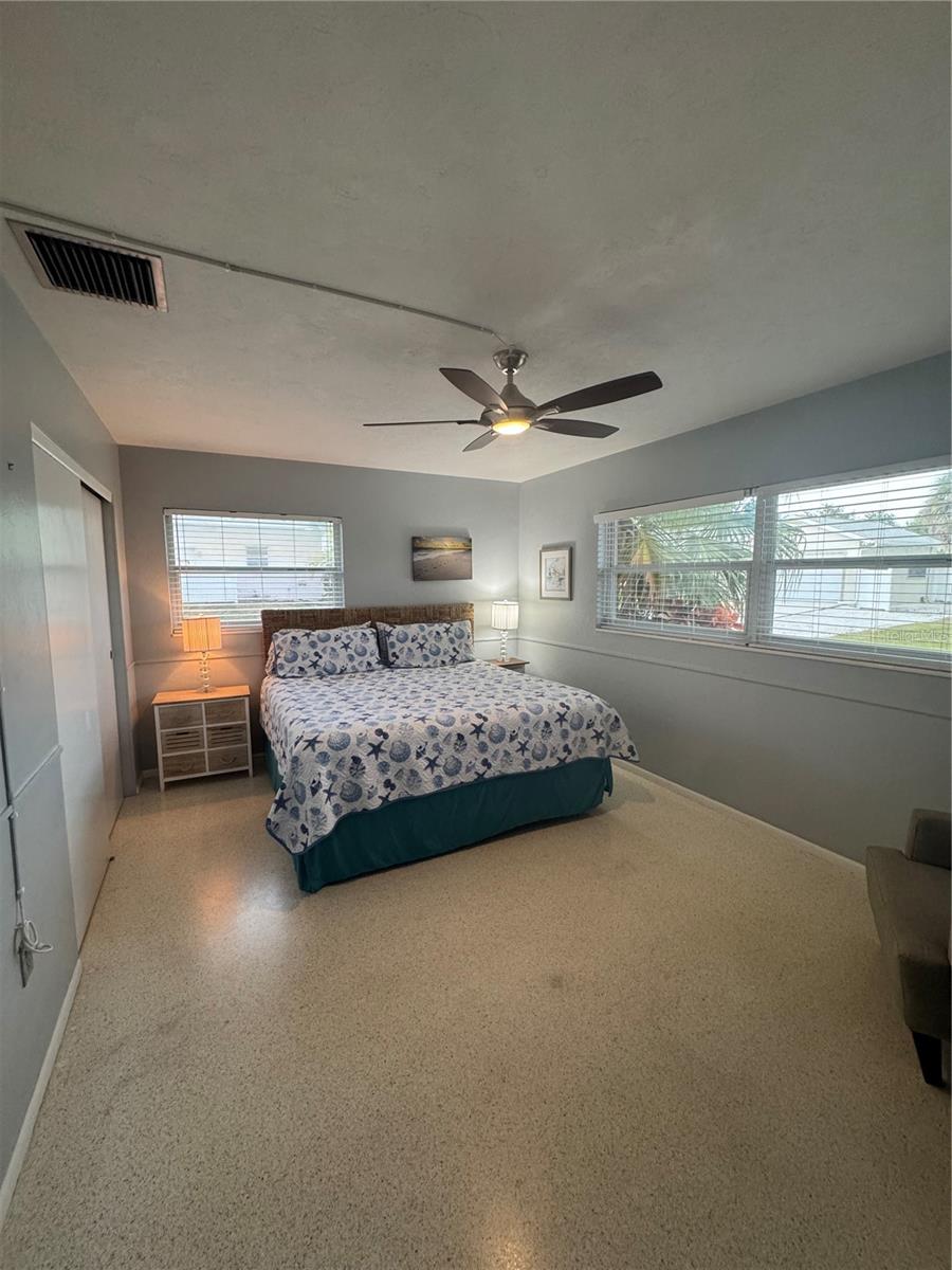 PLAZA GARDENS - Residential