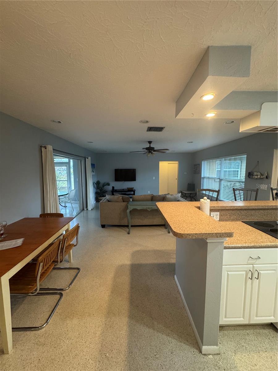 PLAZA GARDENS - Residential