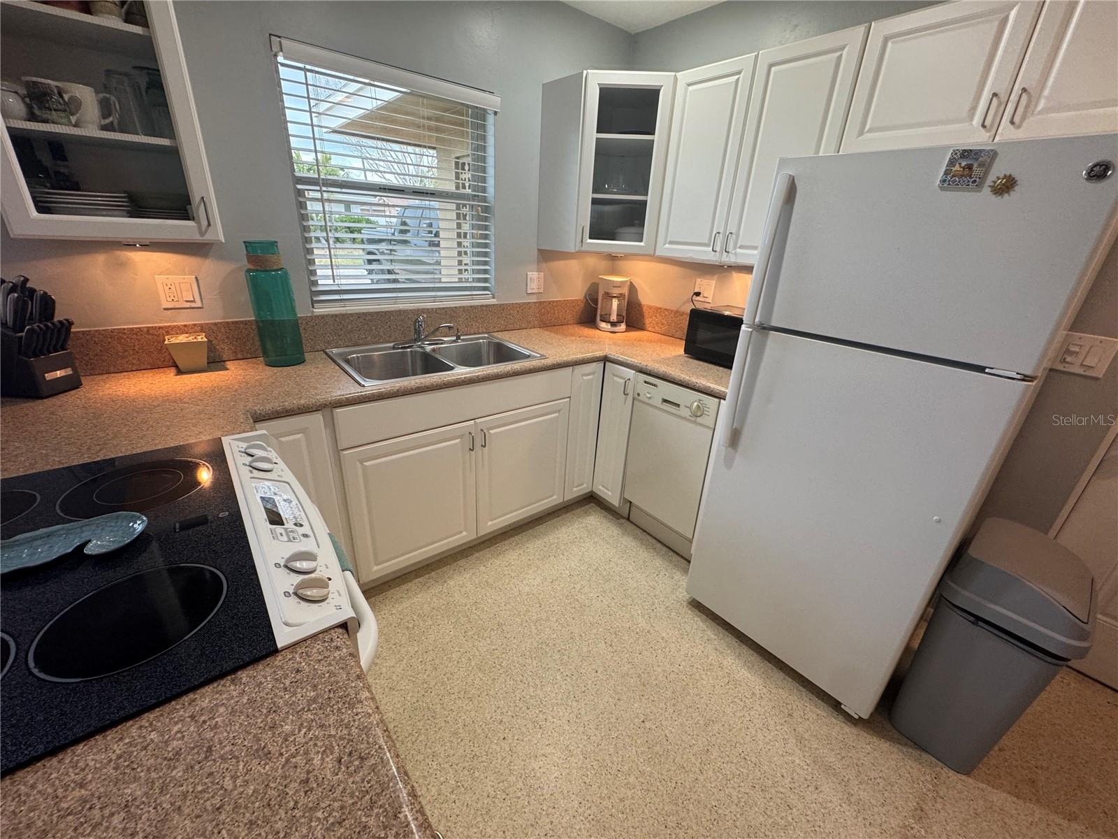 PLAZA GARDENS - Residential