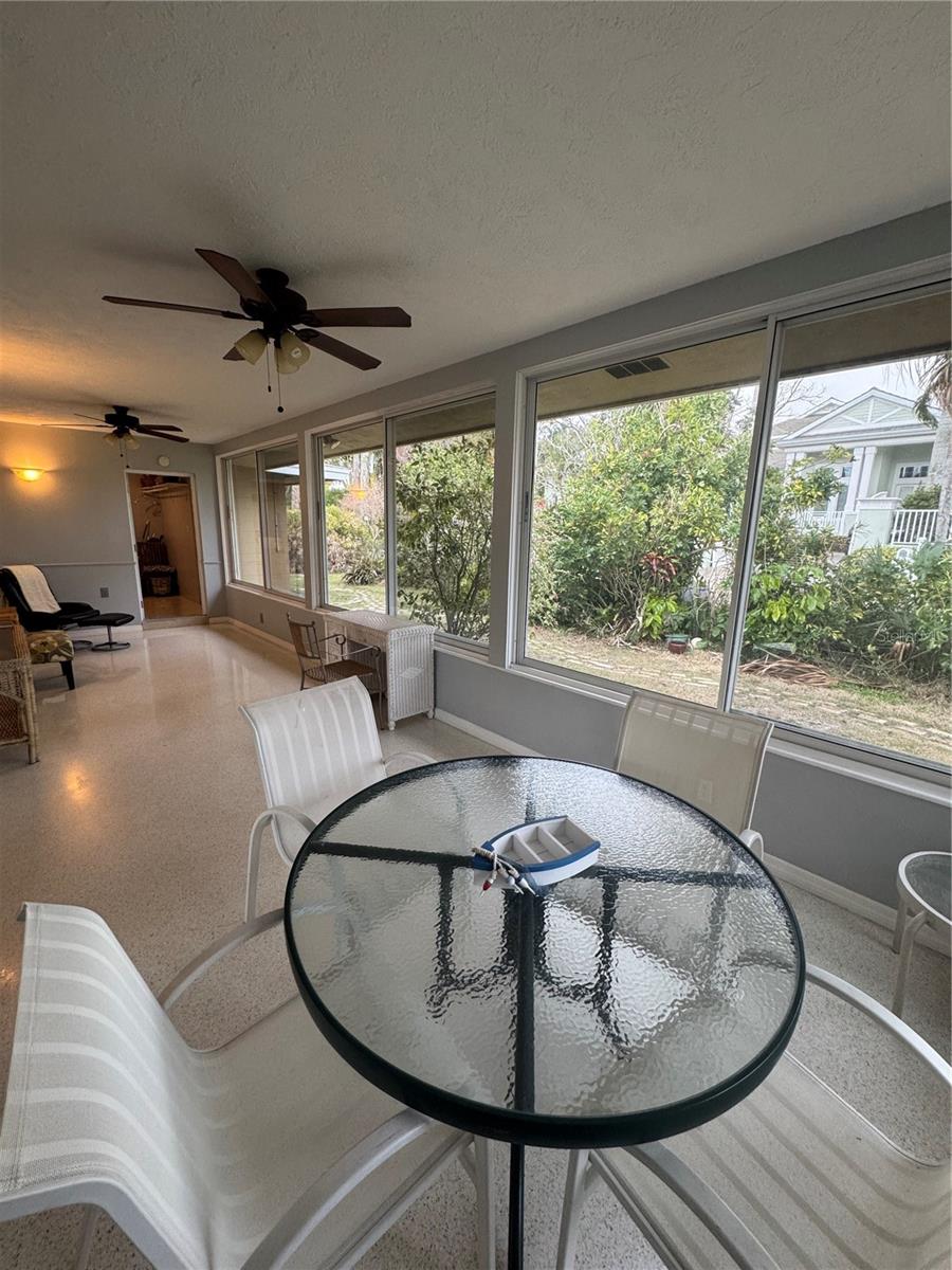 PLAZA GARDENS - Residential