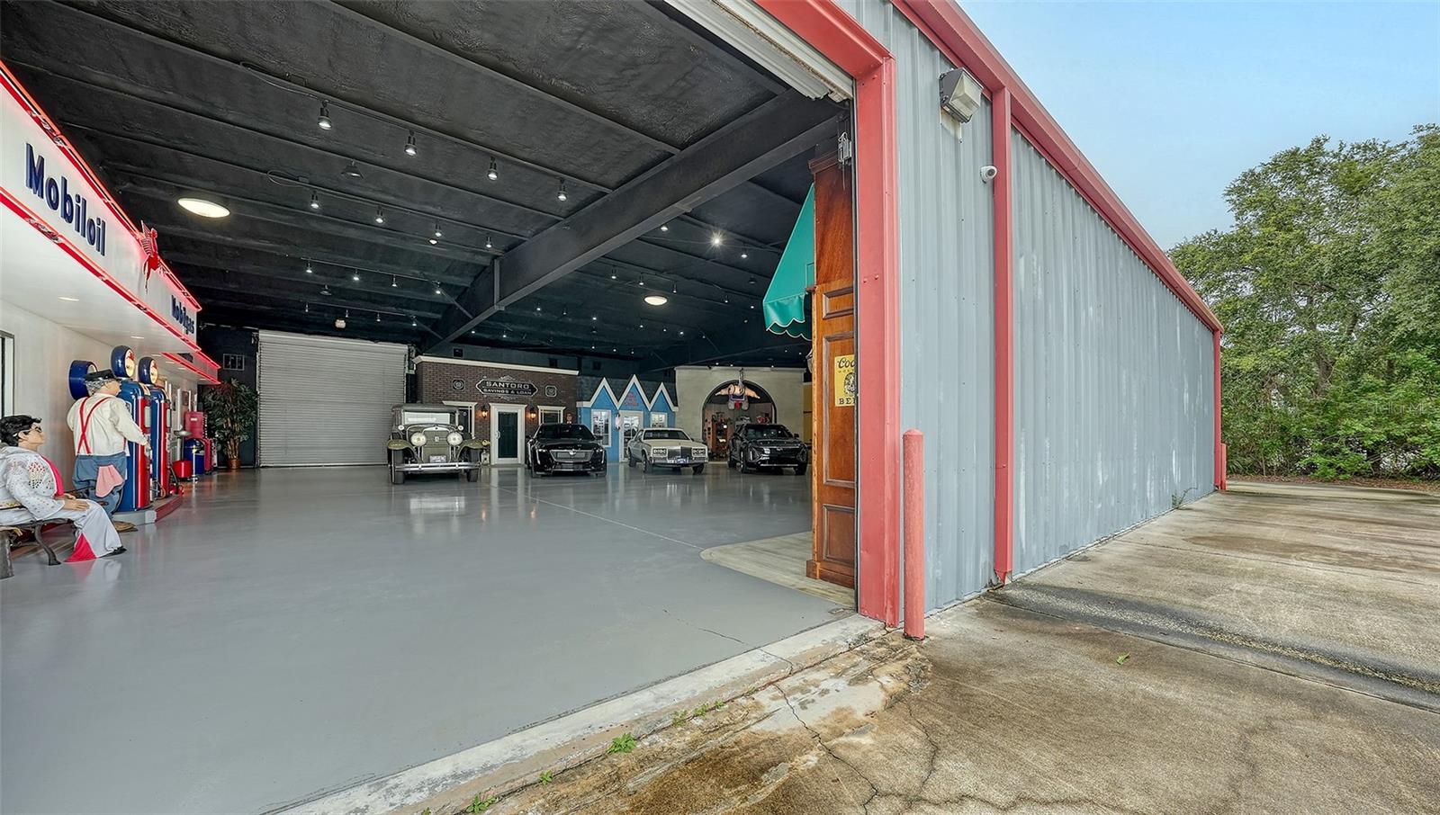 2111 WHITFIELD PARK DRIVE