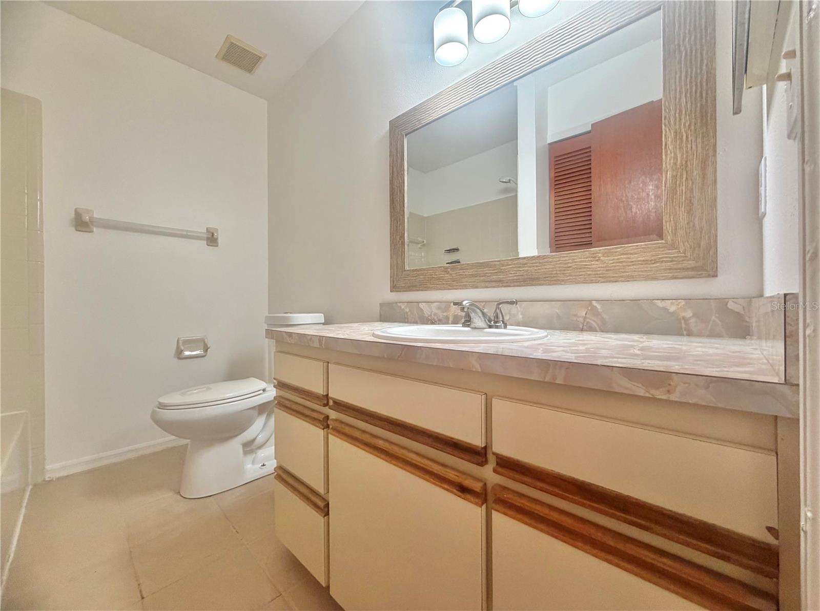ROYALE BERMUDA TWNHS - Residential