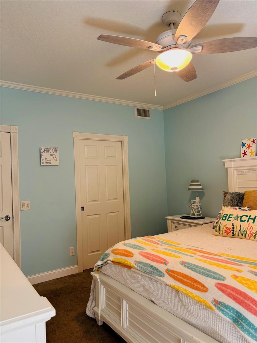 VILLAGEWALK - Residential