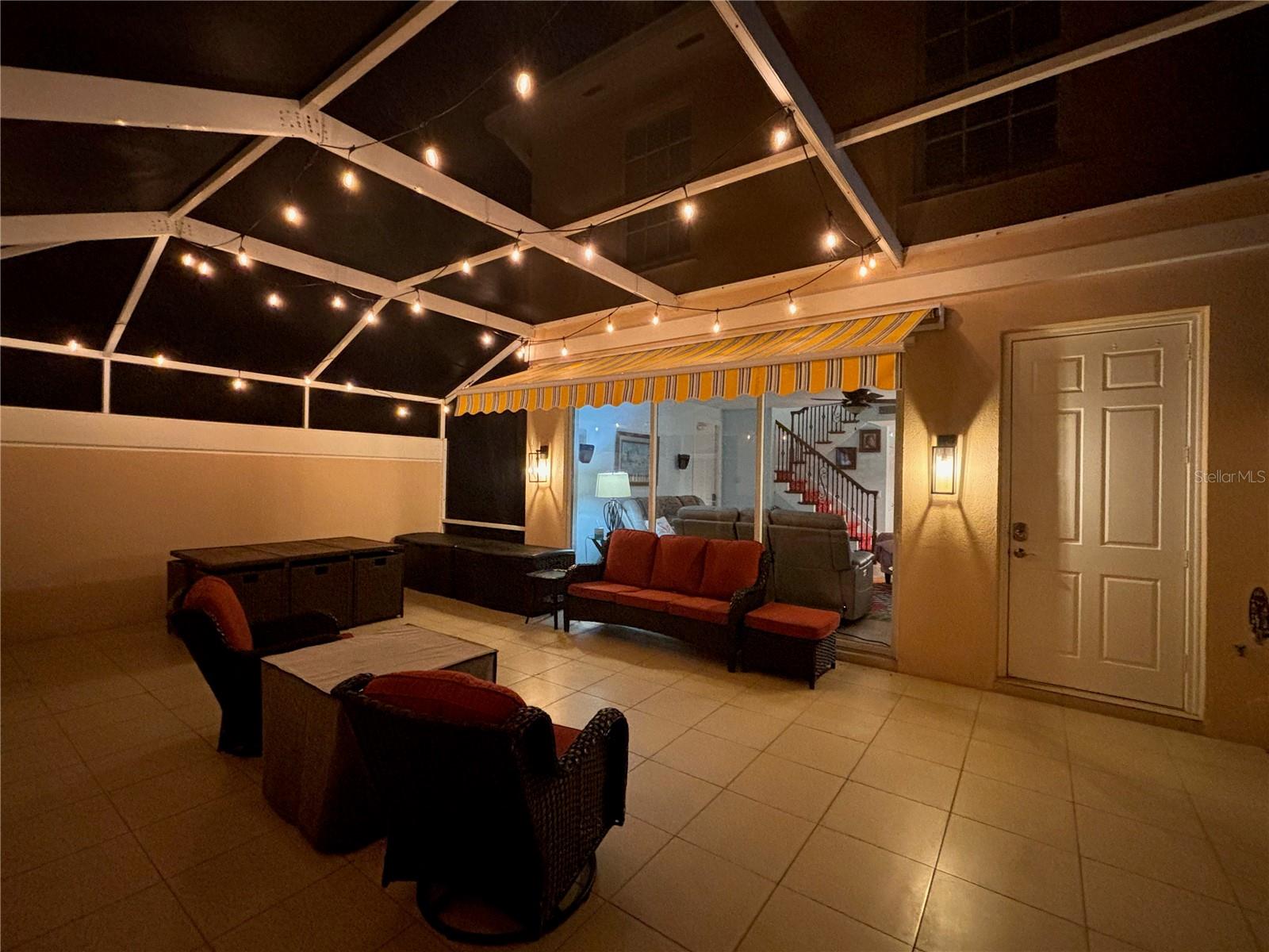 VILLAGEWALK - Residential