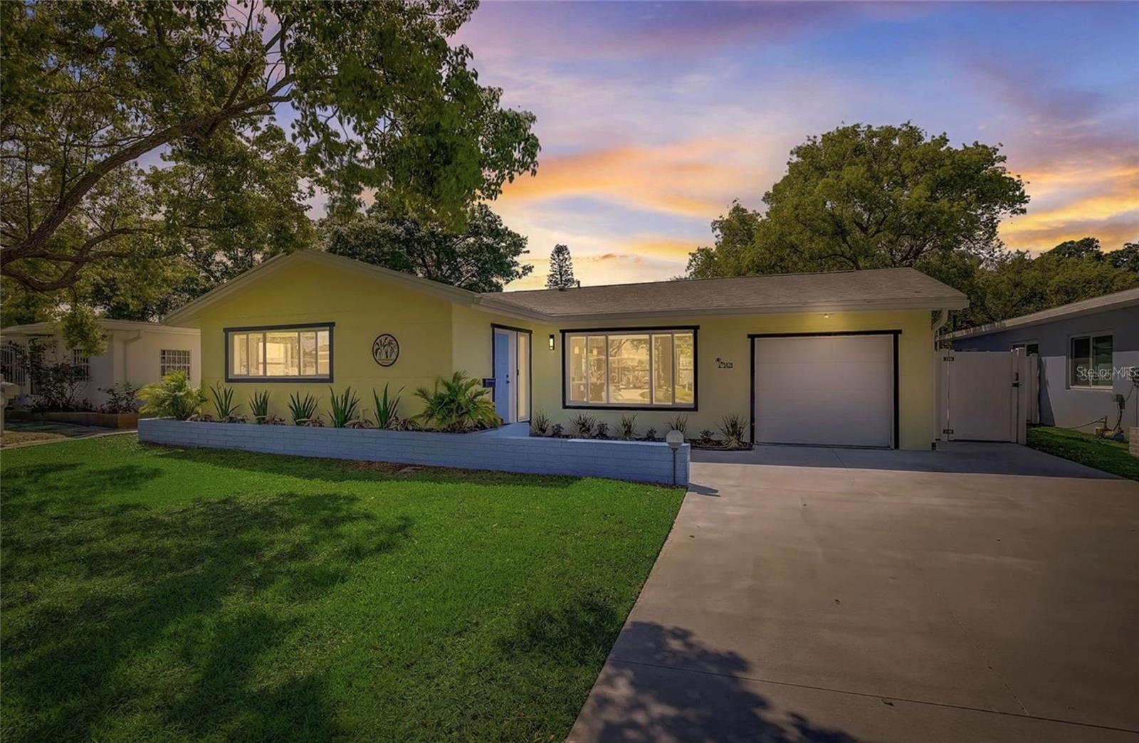 CRESTMONT - Residential