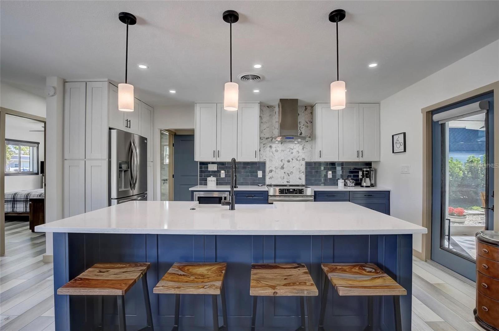 CRESTMONT - Residential