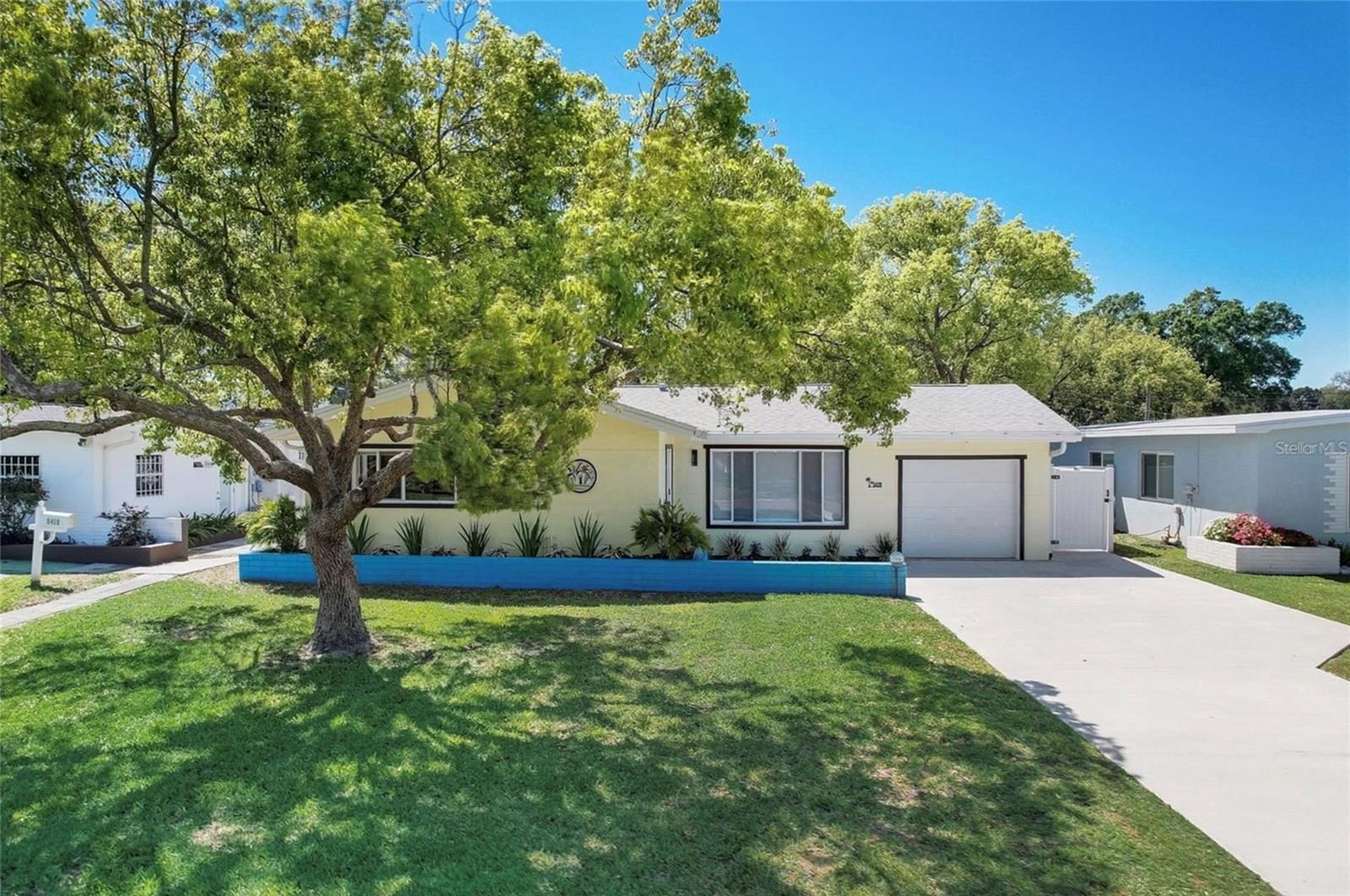 CRESTMONT - Residential