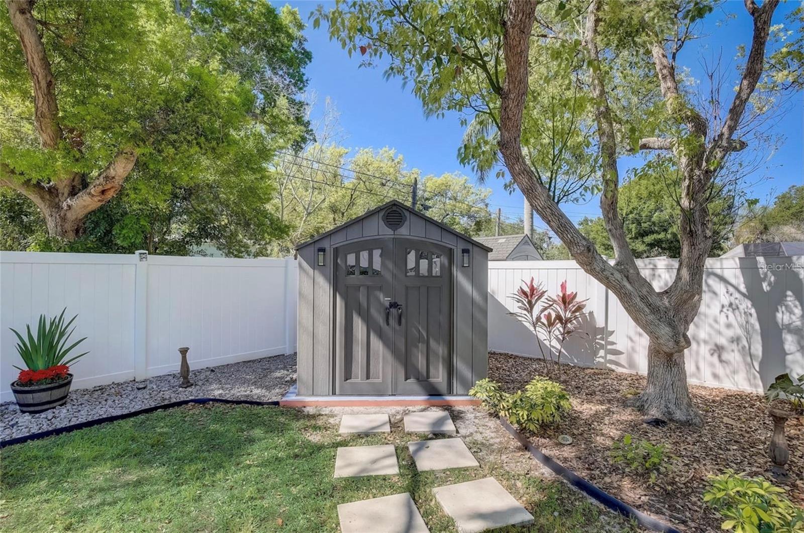 CRESTMONT - Residential