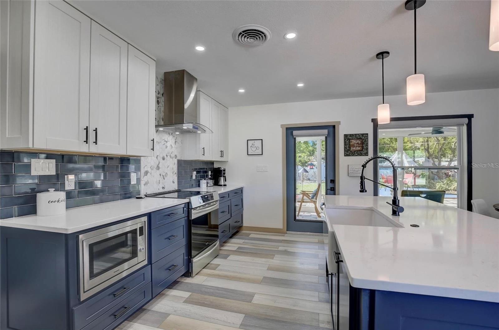 CRESTMONT - Residential