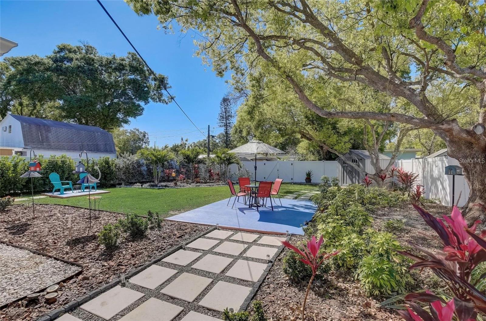 CRESTMONT - Residential