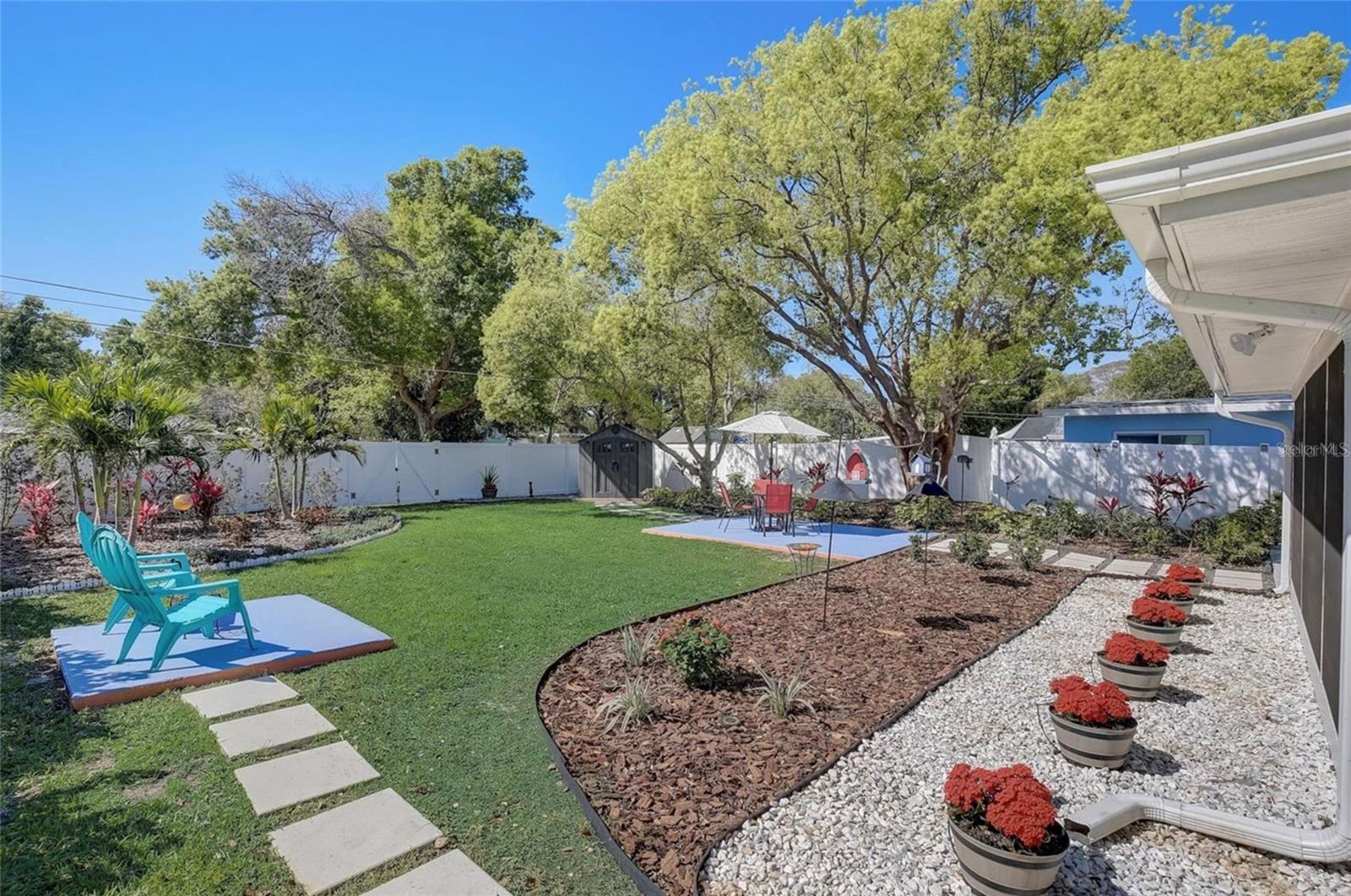 CRESTMONT - Residential