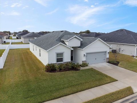 A home in AUBURNDALE