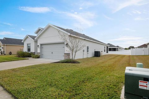 A home in AUBURNDALE