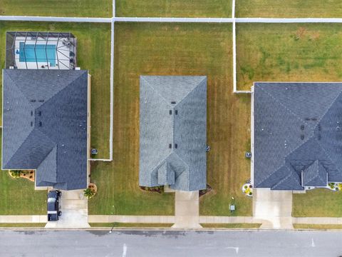 A home in AUBURNDALE