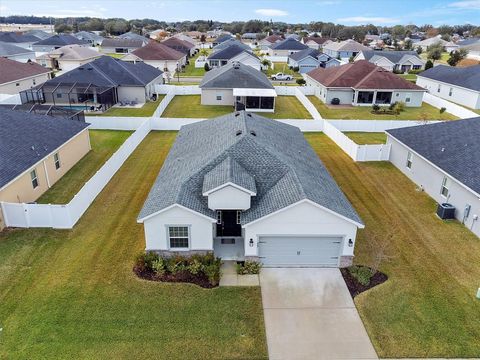 A home in AUBURNDALE