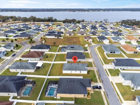 A home in AUBURNDALE