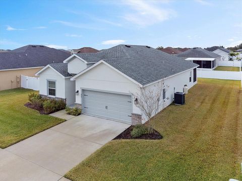 A home in AUBURNDALE