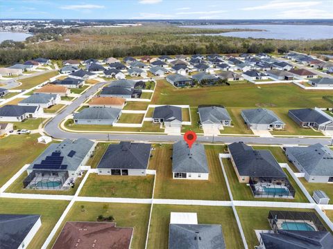 A home in AUBURNDALE