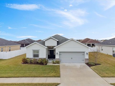 A home in AUBURNDALE