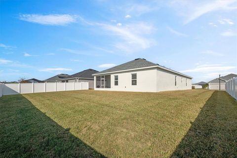 A home in AUBURNDALE