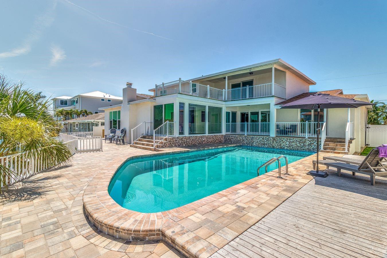 ISLAND ESTATES - Residential