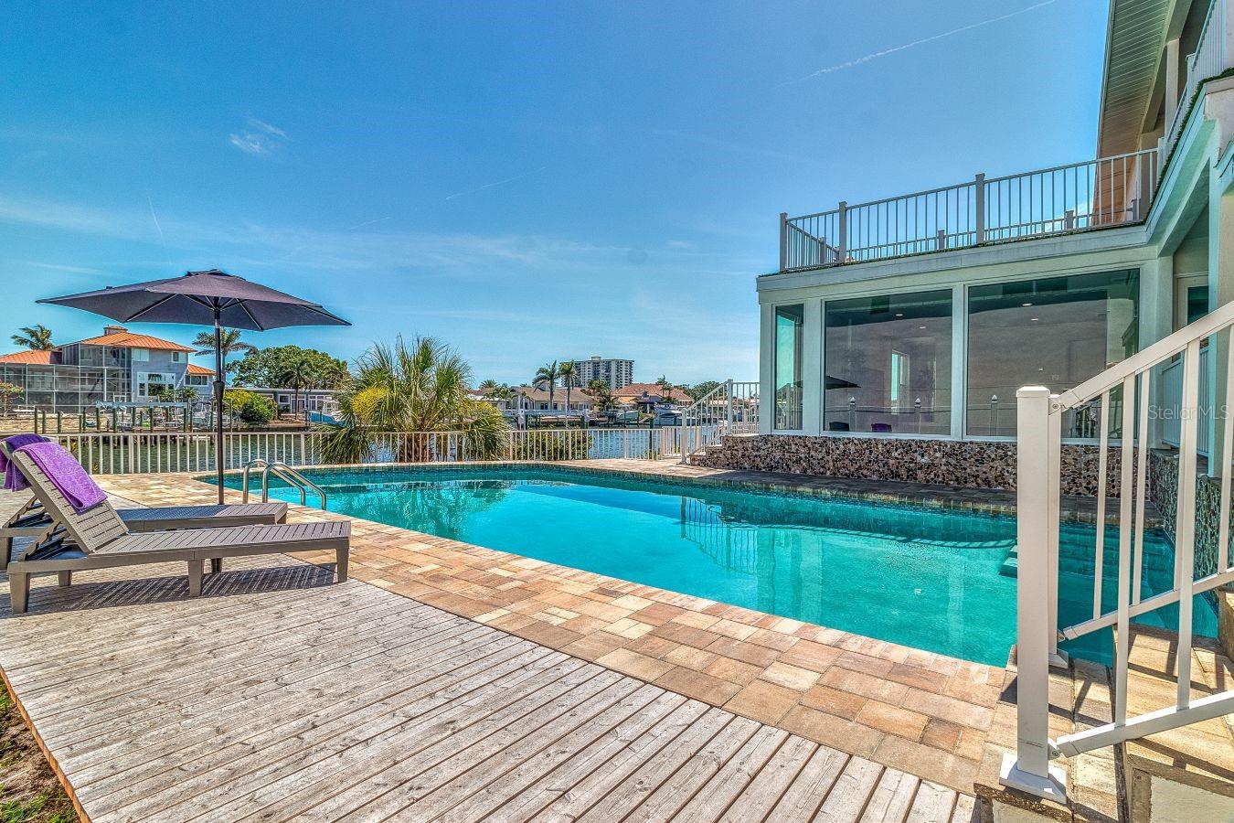 ISLAND ESTATES - Residential