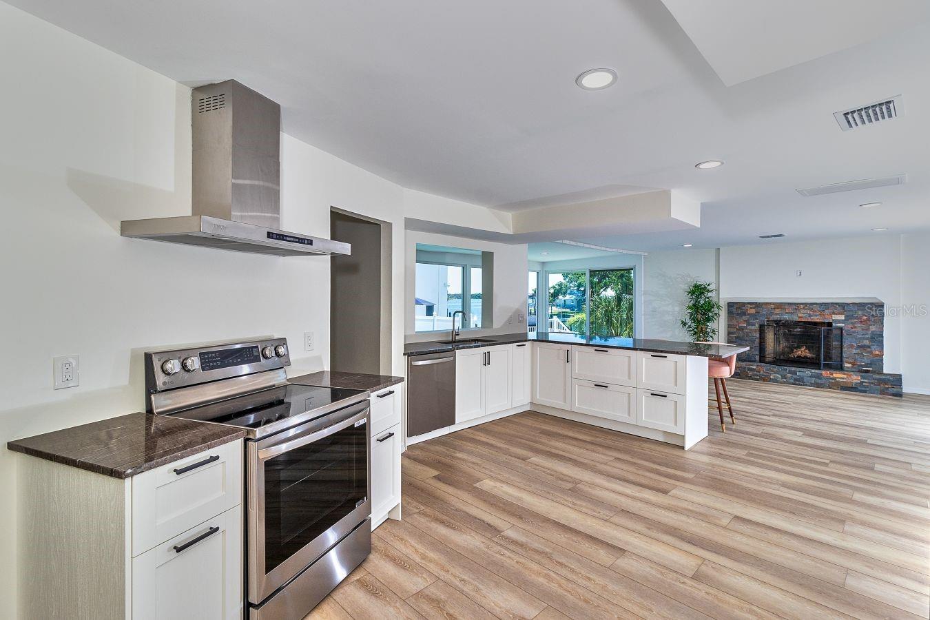 ISLAND ESTATES - Residential