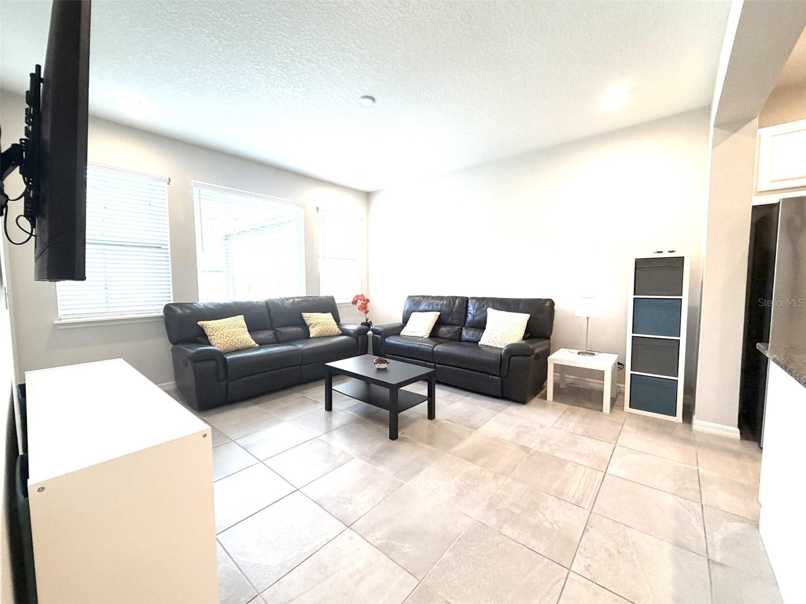 HAWKSMOOR-PH 1 - Residential Lease