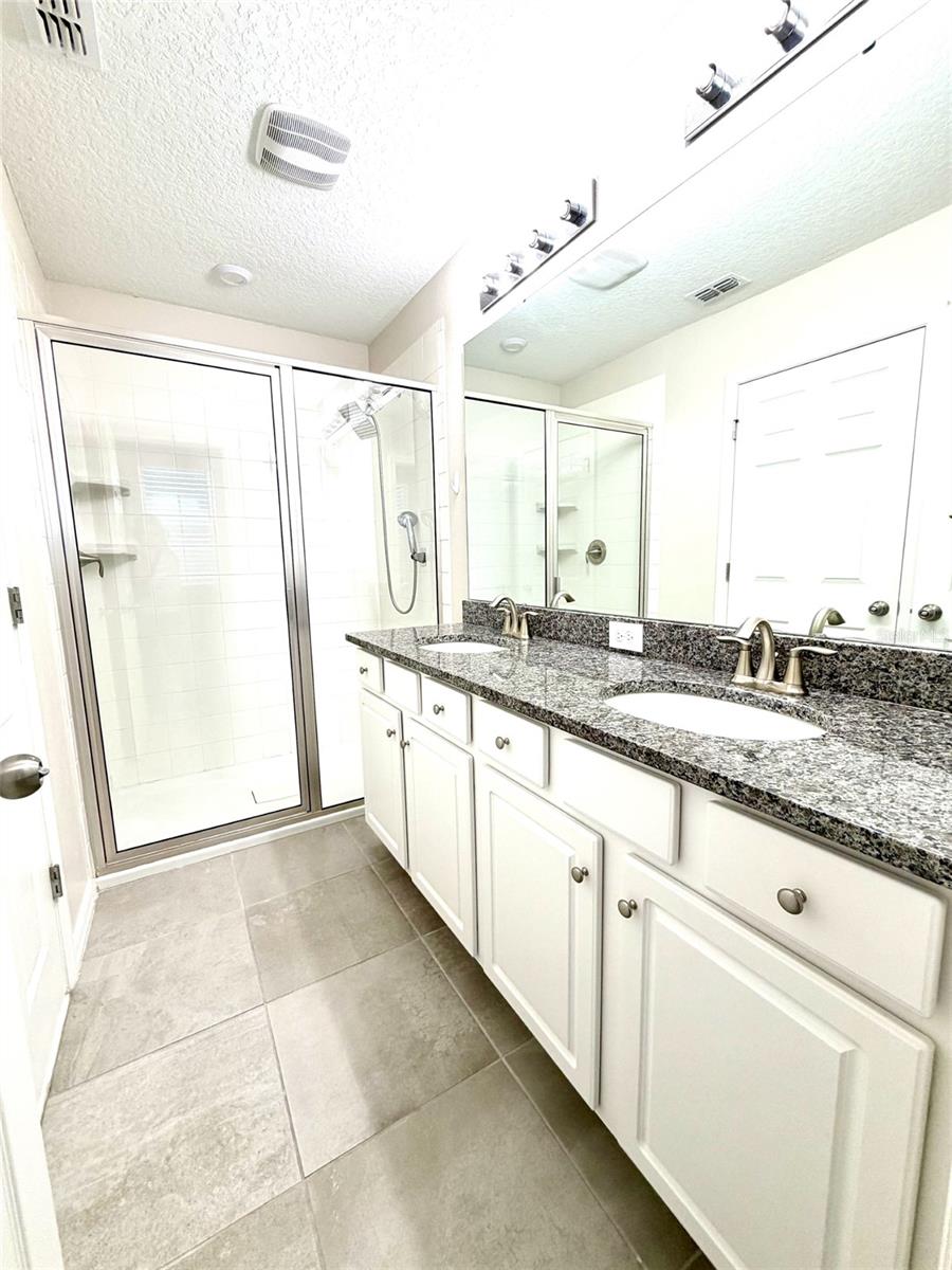 HAWKSMOOR-PH 1 - Residential Lease