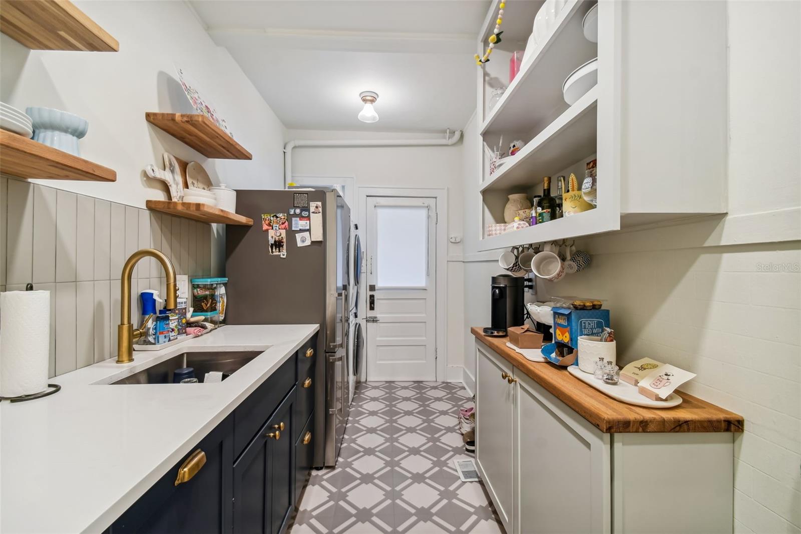SOUTHVIEW CONDO - Residential Lease