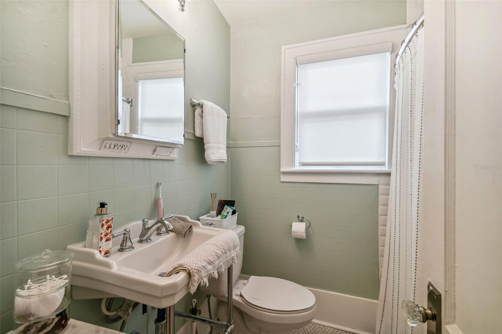 SOUTHVIEW CONDO - Residential Lease