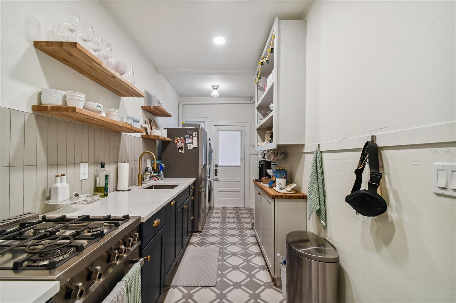 SOUTHVIEW CONDO - Residential Lease