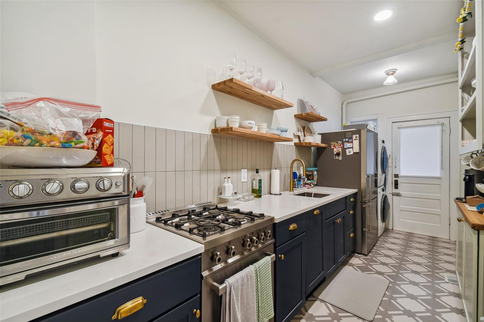 SOUTHVIEW CONDO - Residential Lease