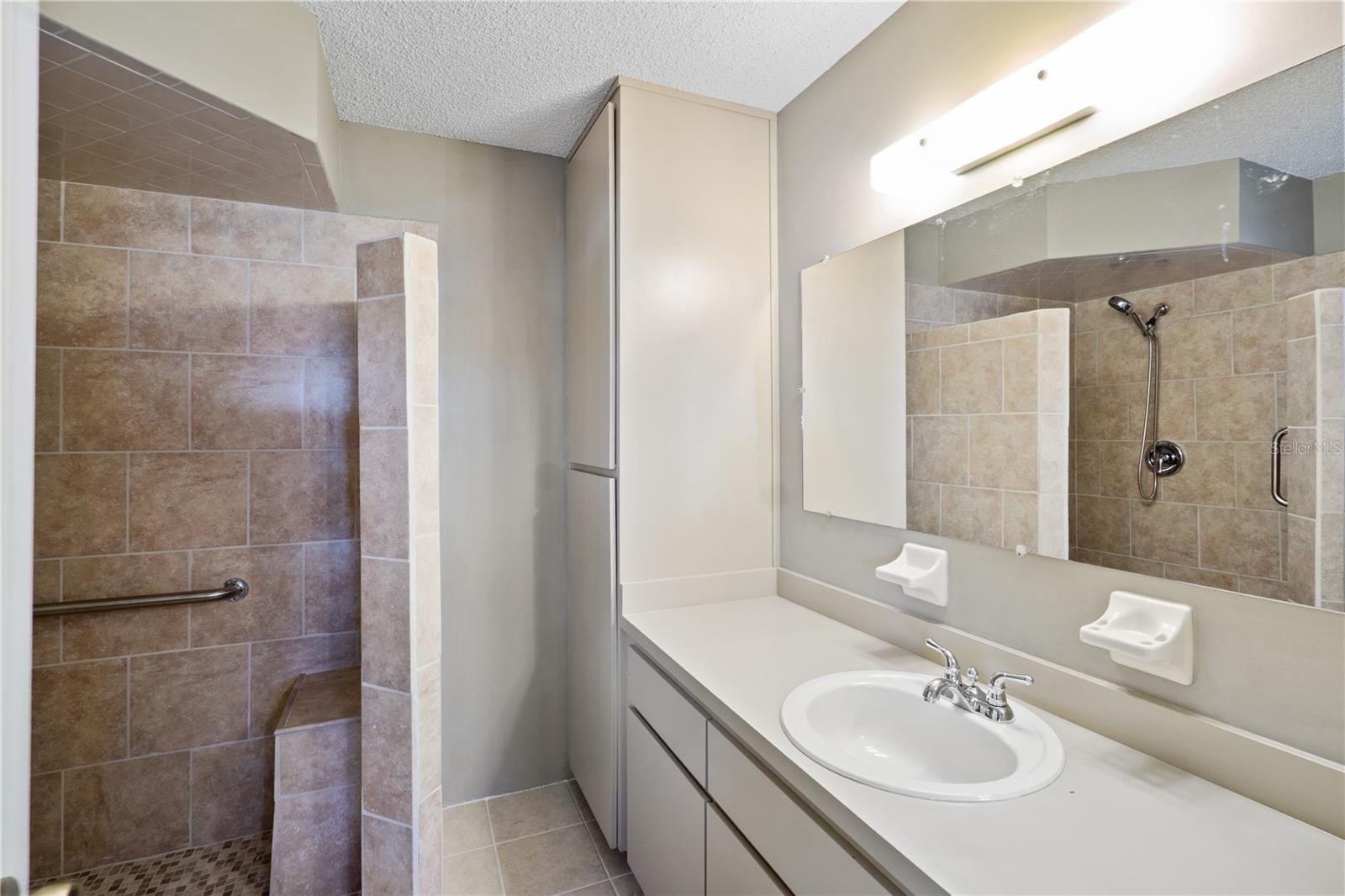 SPRUCE CRK SOUTH 02 - Residential