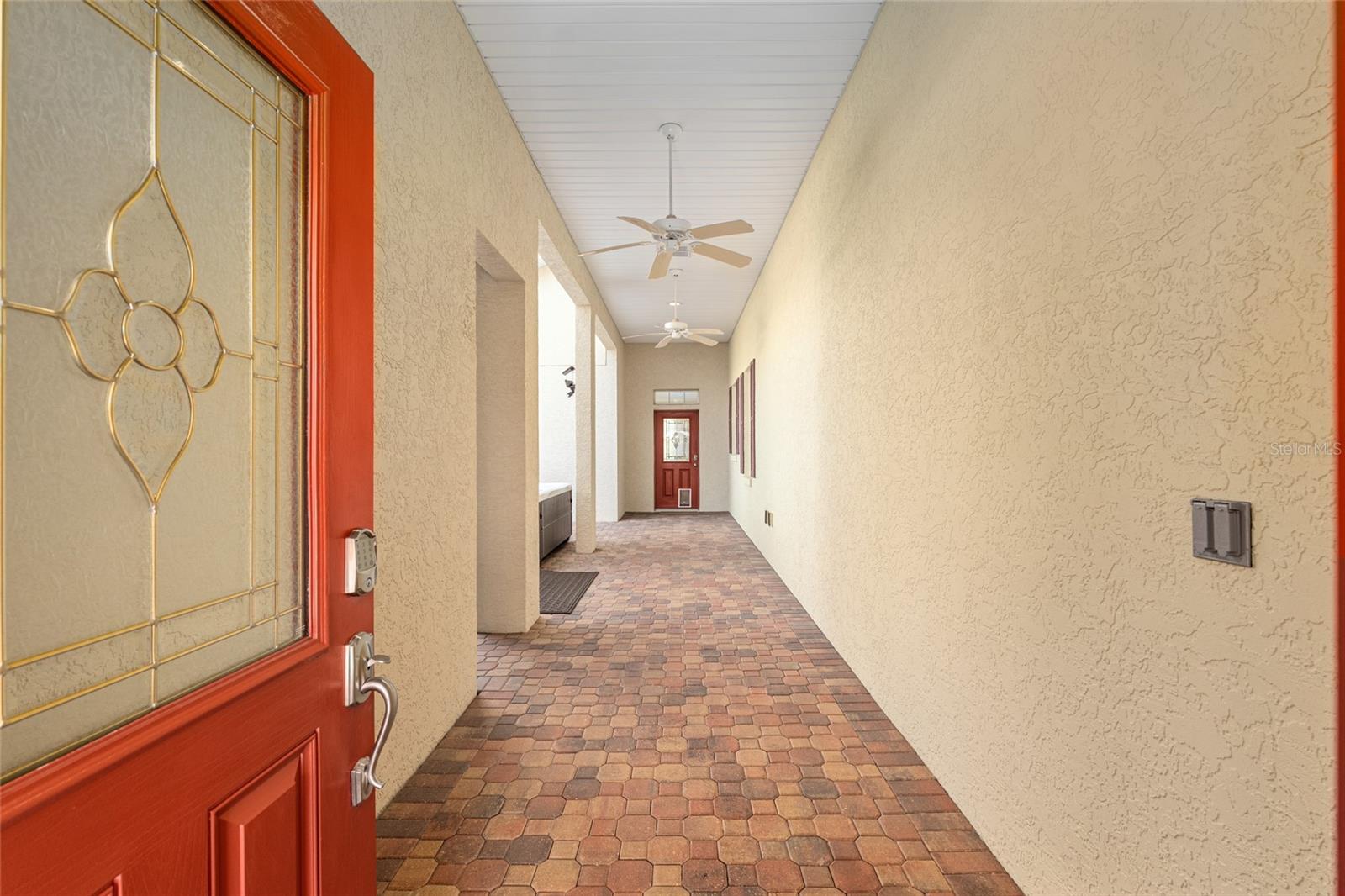 ON TOP OF THE WORLD - Residential