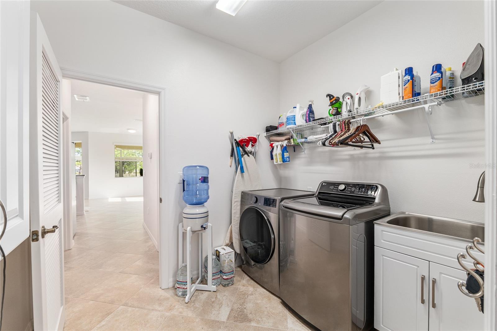 ON TOP OF THE WORLD - Residential