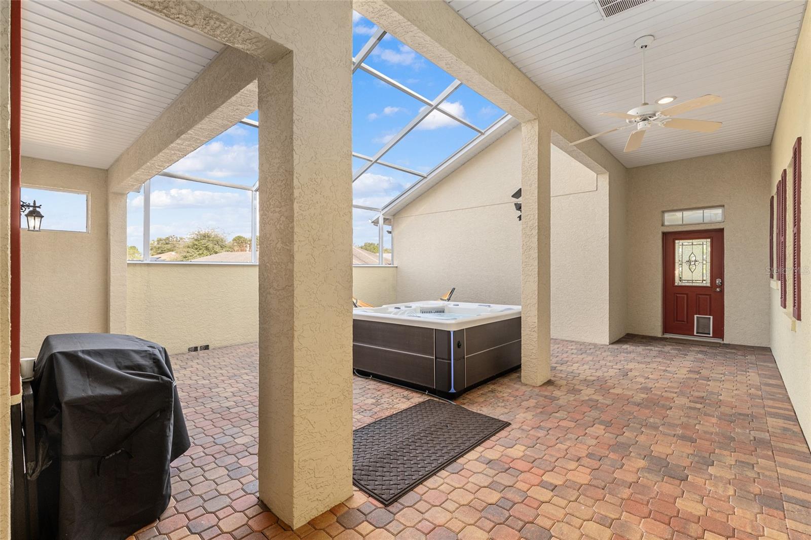 ON TOP OF THE WORLD - Residential