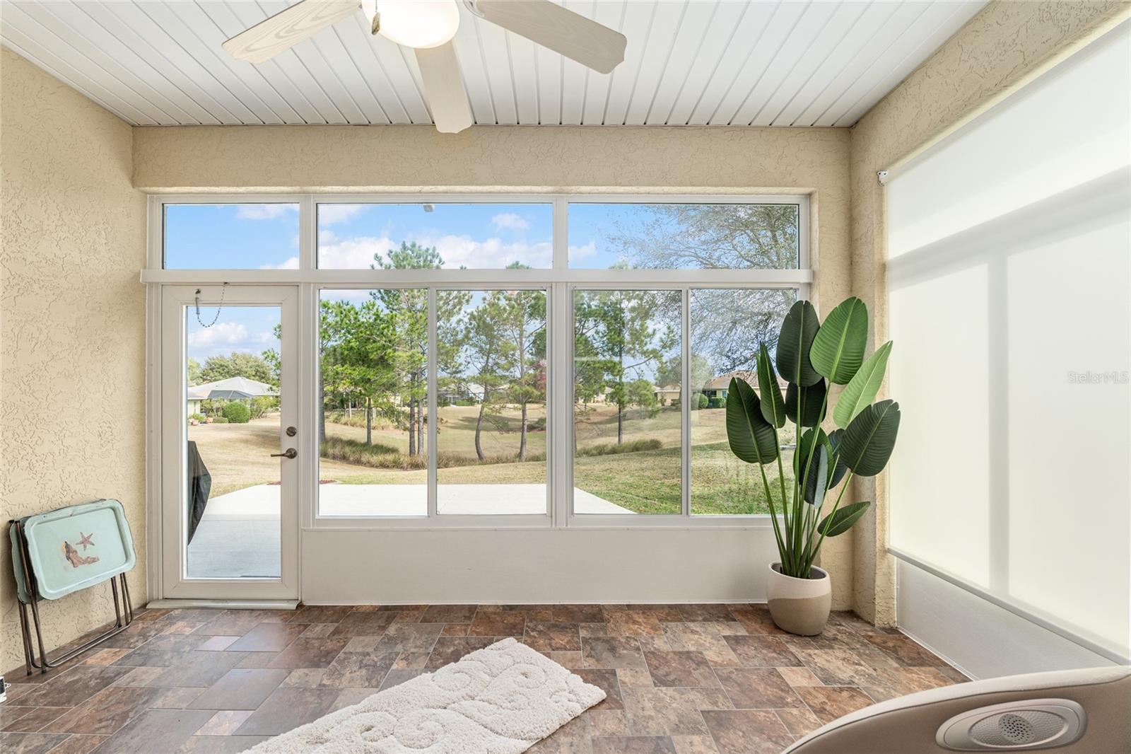 ON TOP OF THE WORLD - Residential