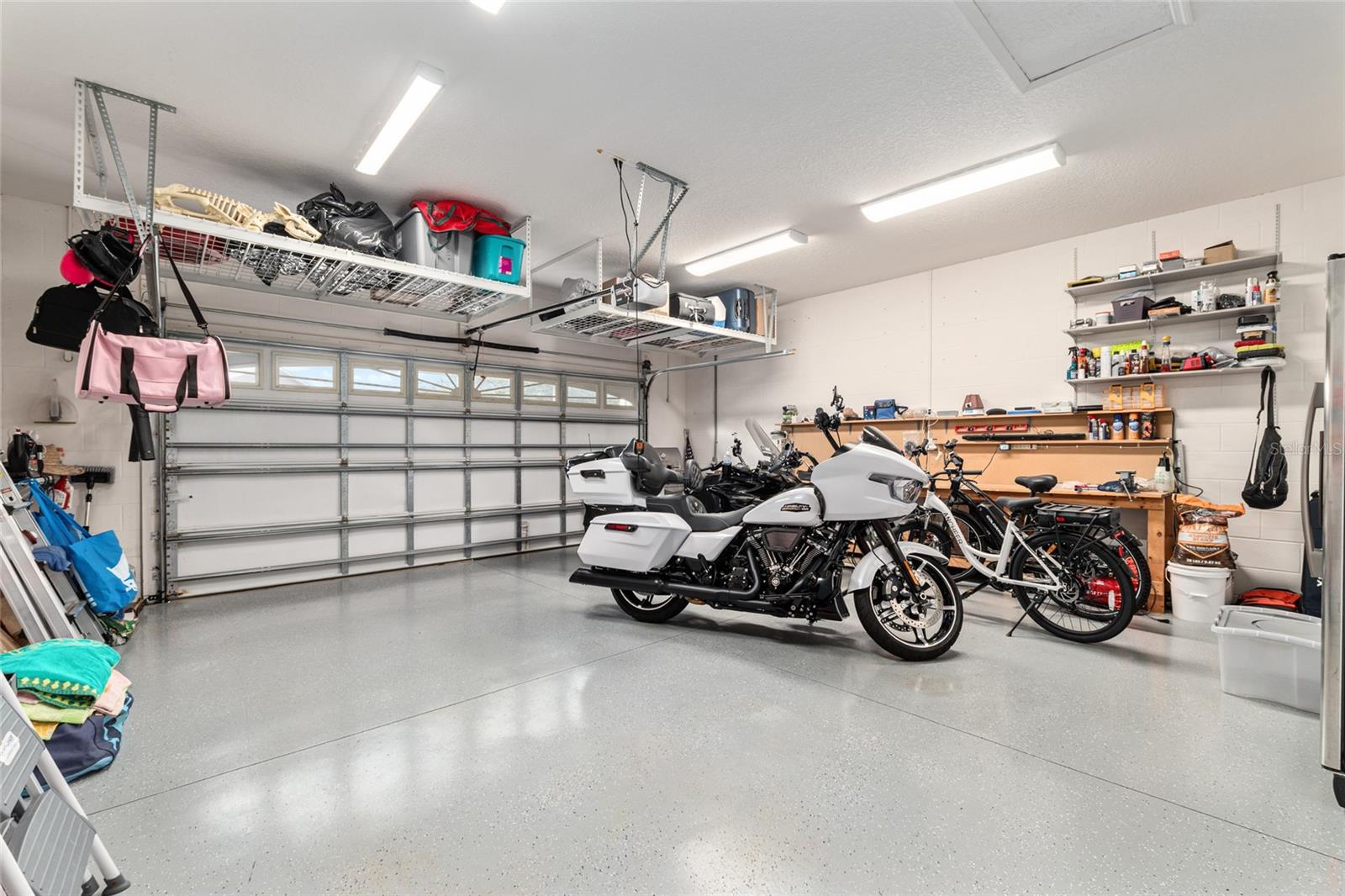 ON TOP OF THE WORLD - Residential