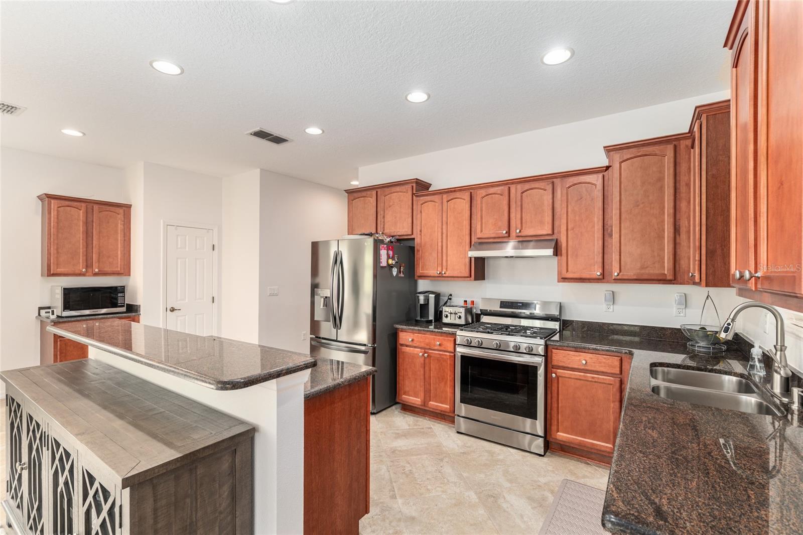 ON TOP OF THE WORLD - Residential