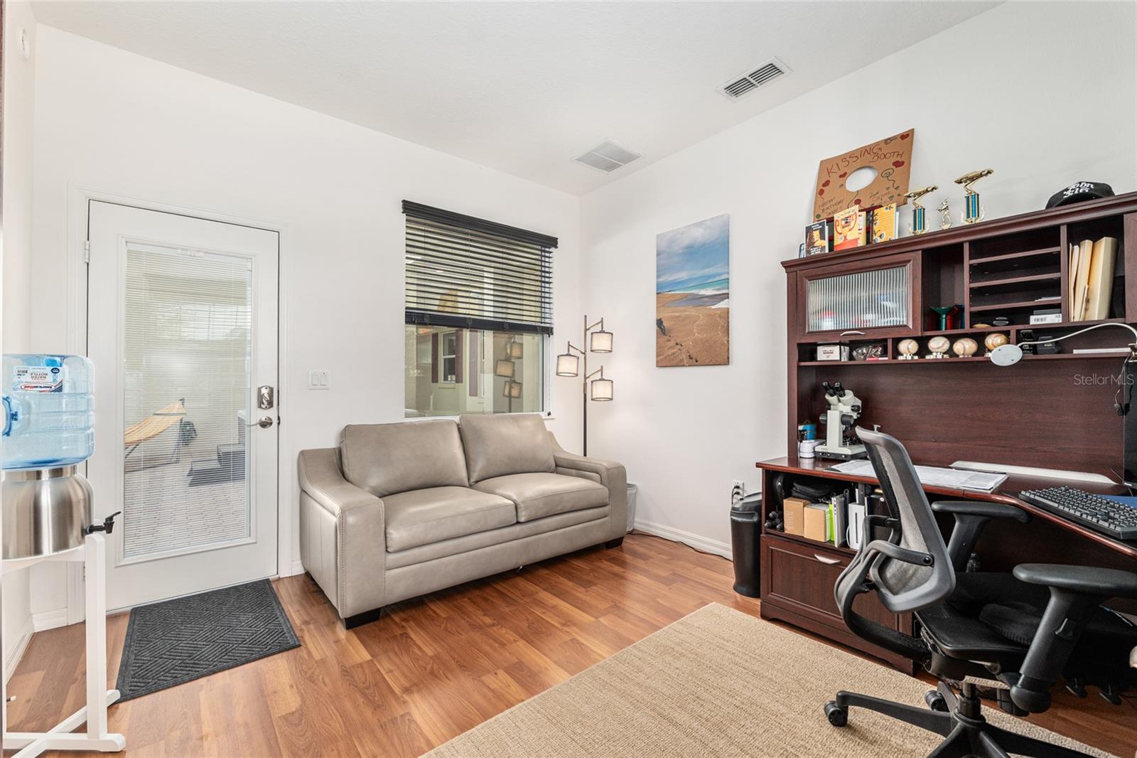 ON TOP OF THE WORLD - Residential